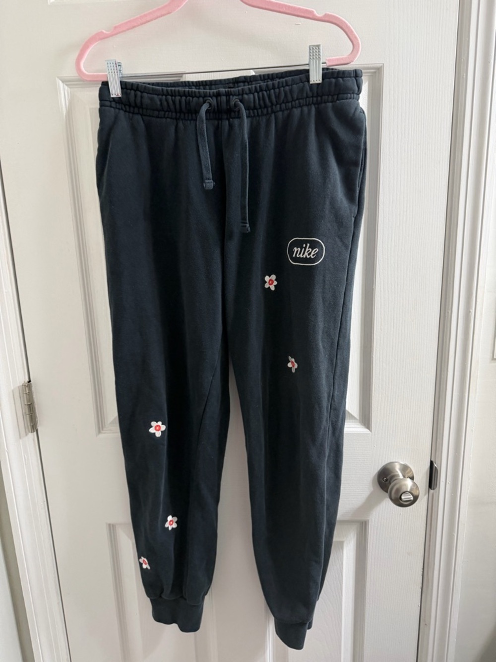 Nike Black Jogger Sweatpants Floral Embroidery daises Flower Medium M